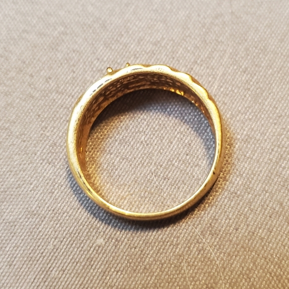Ring - Picture 2 of 2